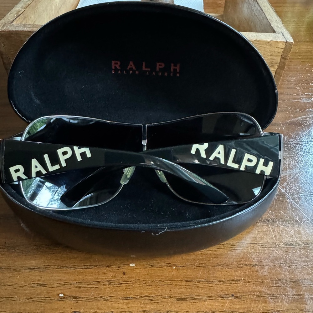 Sunglasses Galore! - Picture 15 of 16